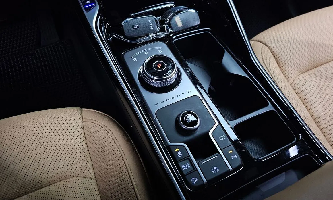Kia Sorento — фото 9