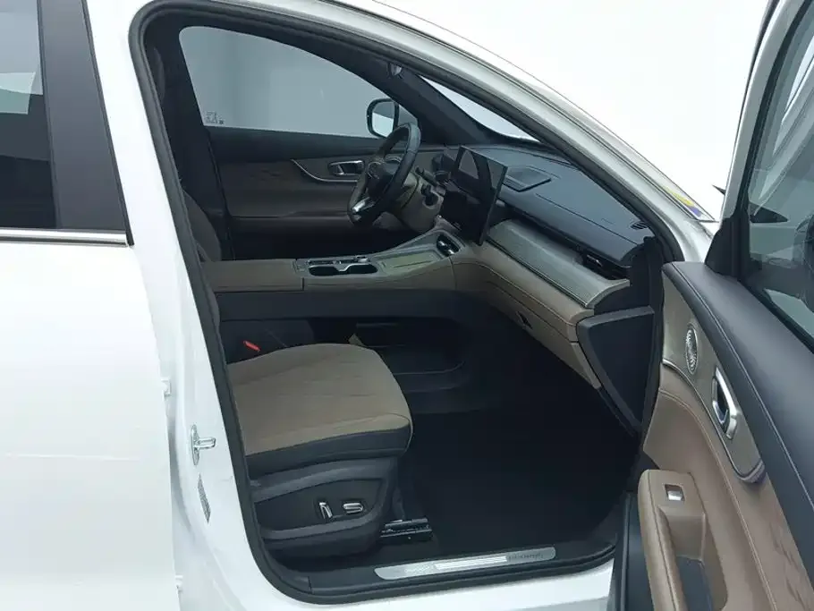 Chery Tiggo 8 PLUS — фото 8