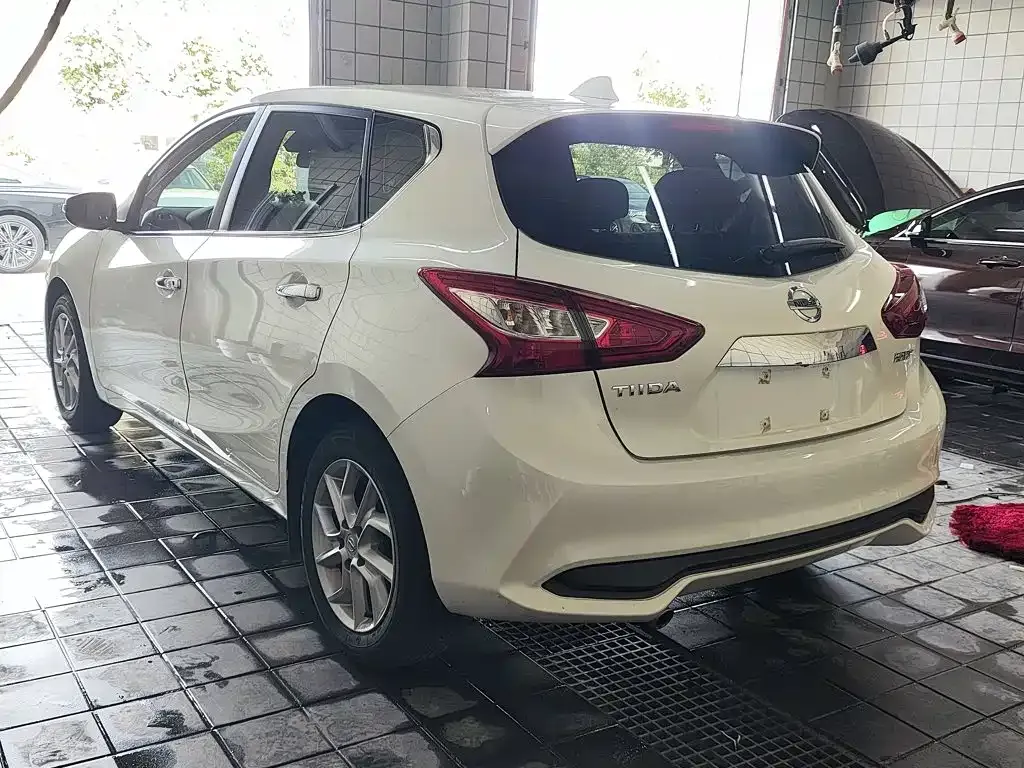 Nissan Tiida — фото 3