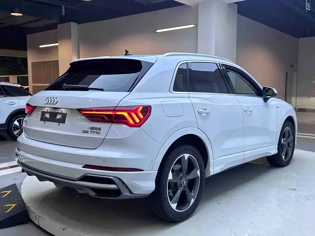 Audi Q3 — фото 7