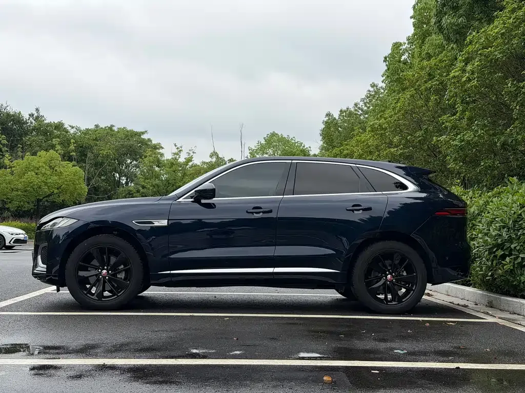 Jaguar F-PACE — фото 2