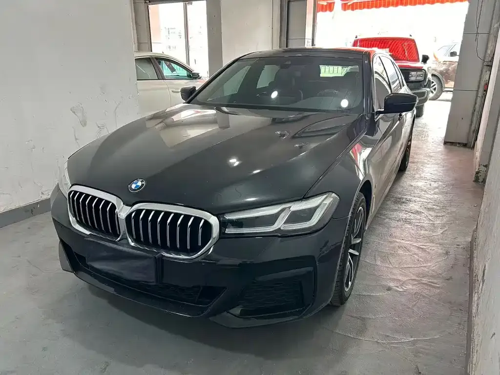 BMW 5 Series — фото 1