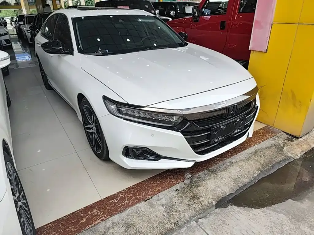 Honda Accord — фото 5