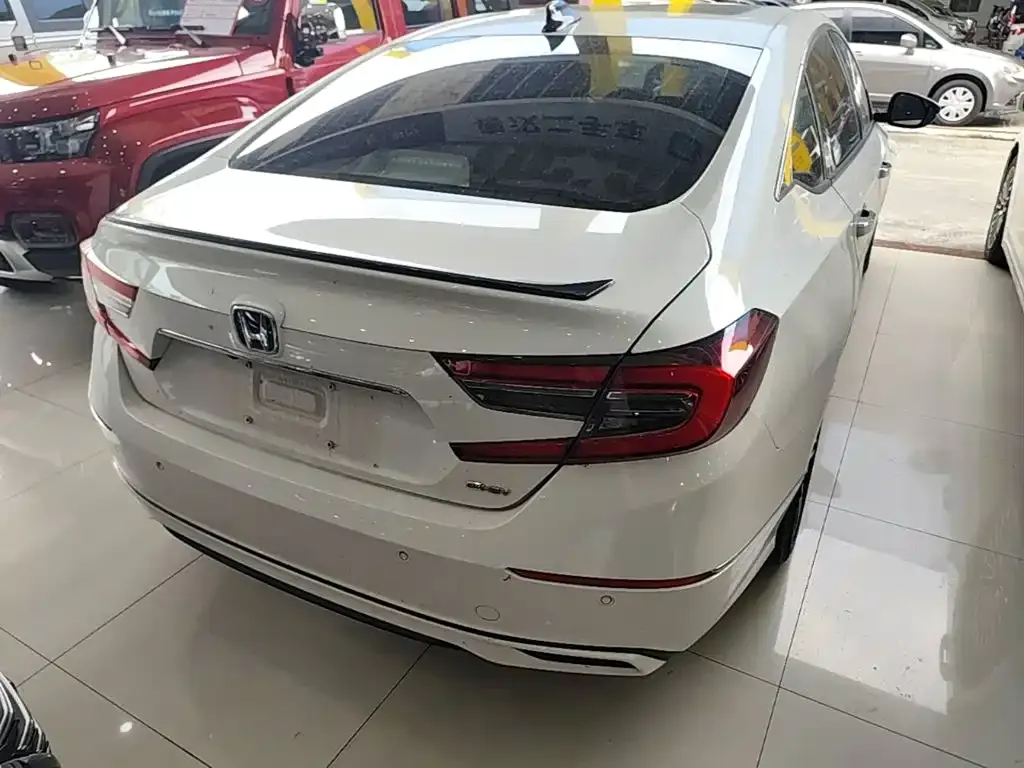 Honda Accord — фото 7