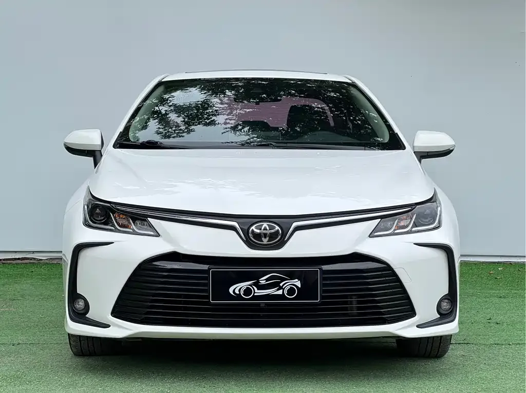 Toyota Corolla — фото 10