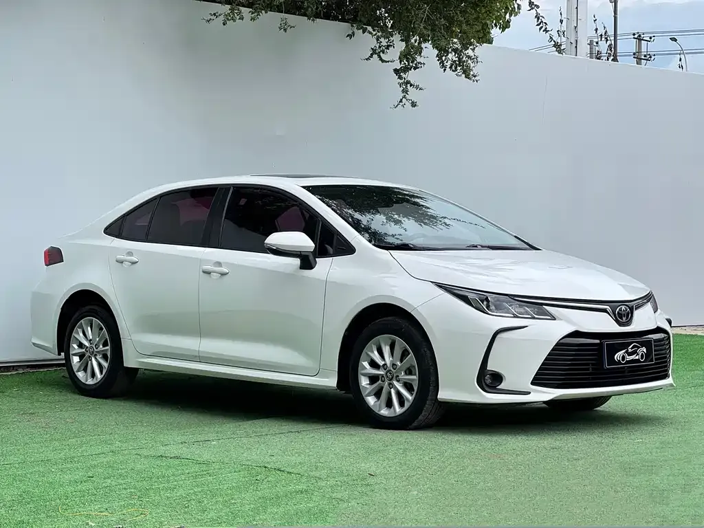 Toyota Corolla — фото 7