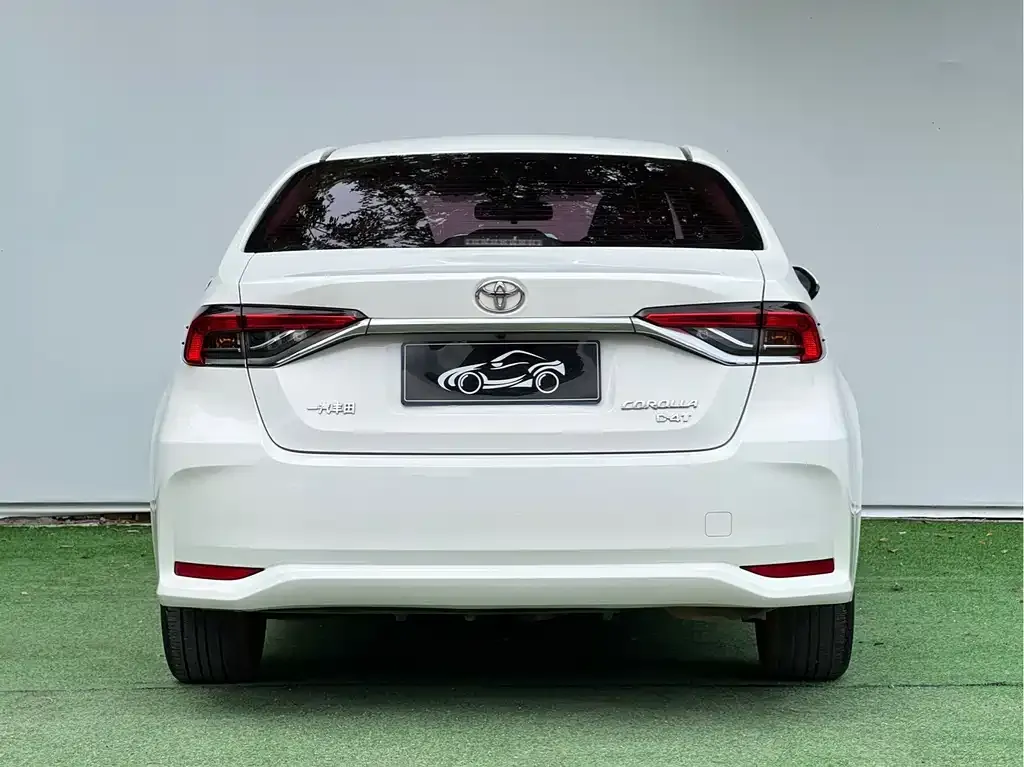 Toyota Corolla — фото 6
