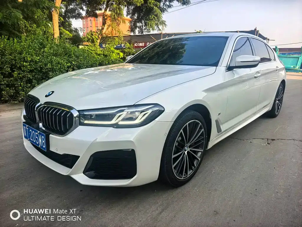 BMW 5 Series — фото 1