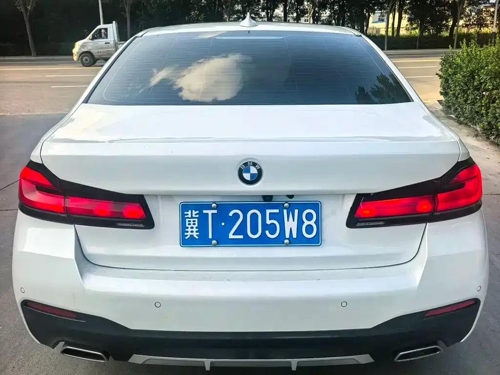 BMW 5 Series — фото 2
