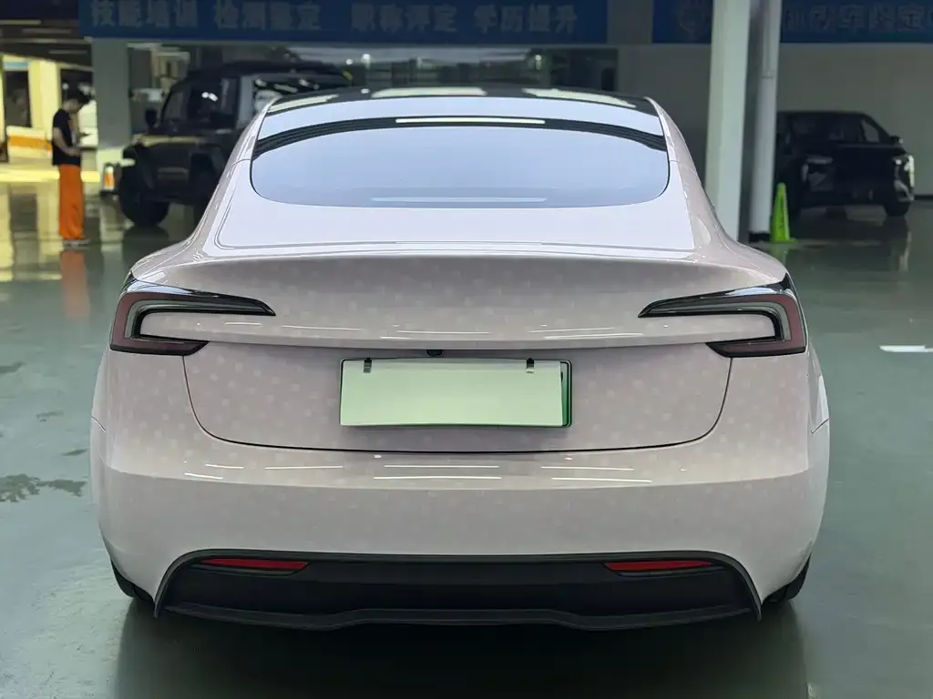 Tesla Model 3 — фото 3