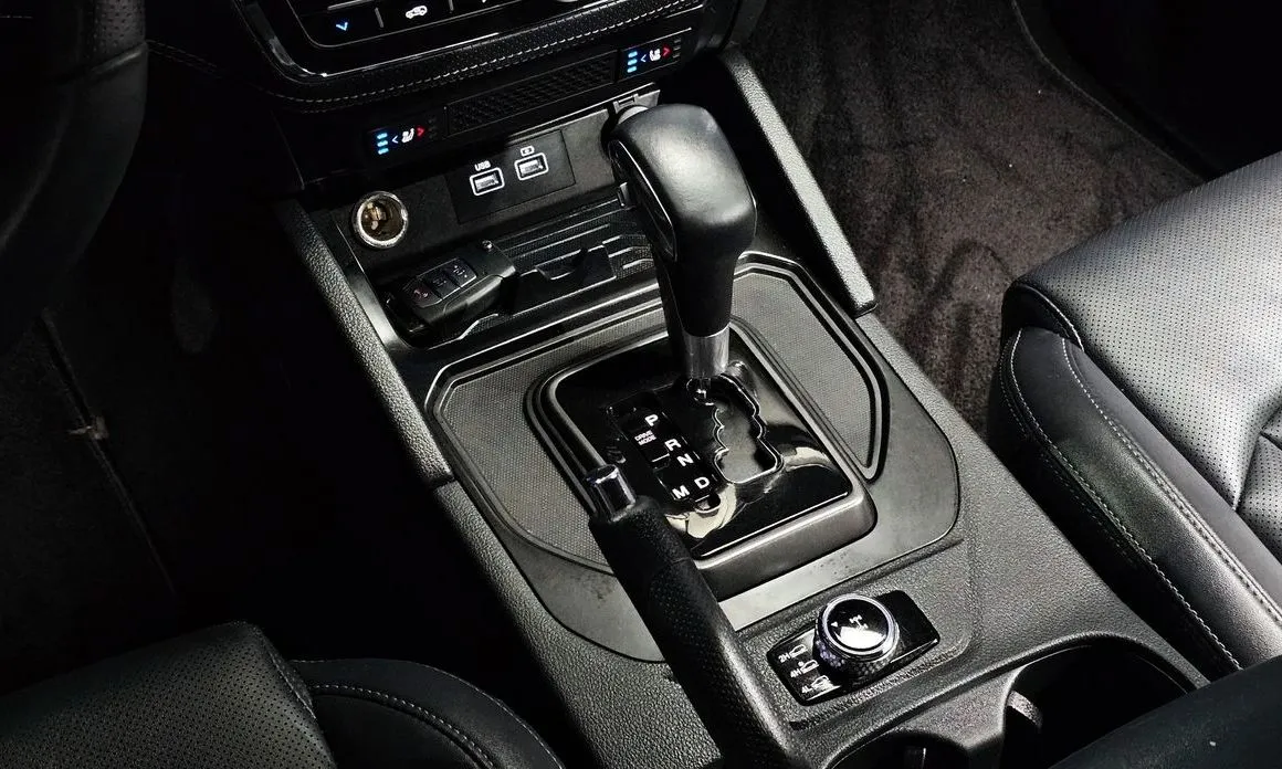 KG Mobility (Ssangyong) Rexton — фото 9