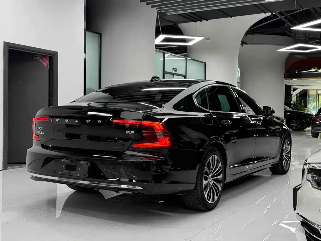 Volvo S90 — фото 10