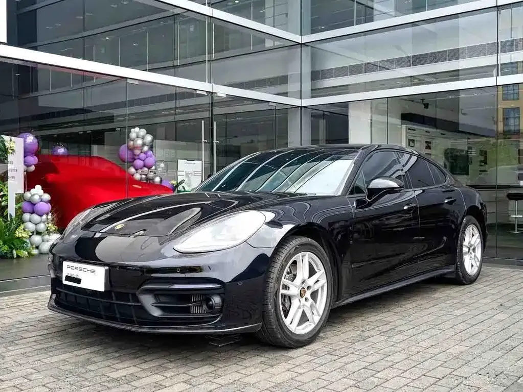 Porsche Panamera — фото 1