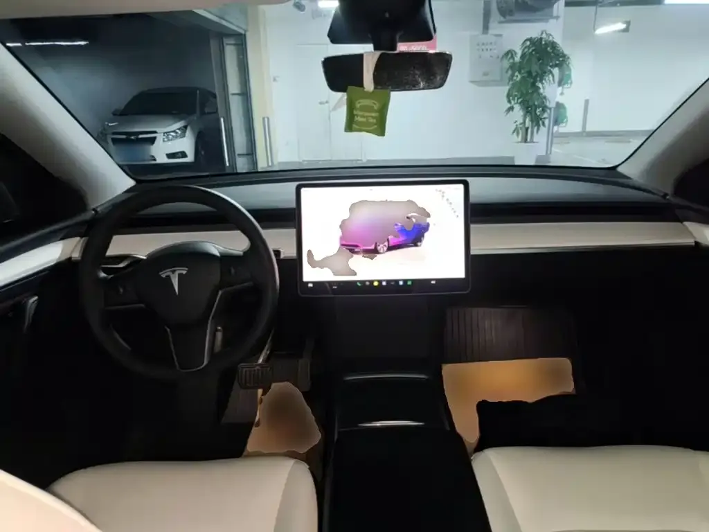 Tesla Model Y — фото 4
