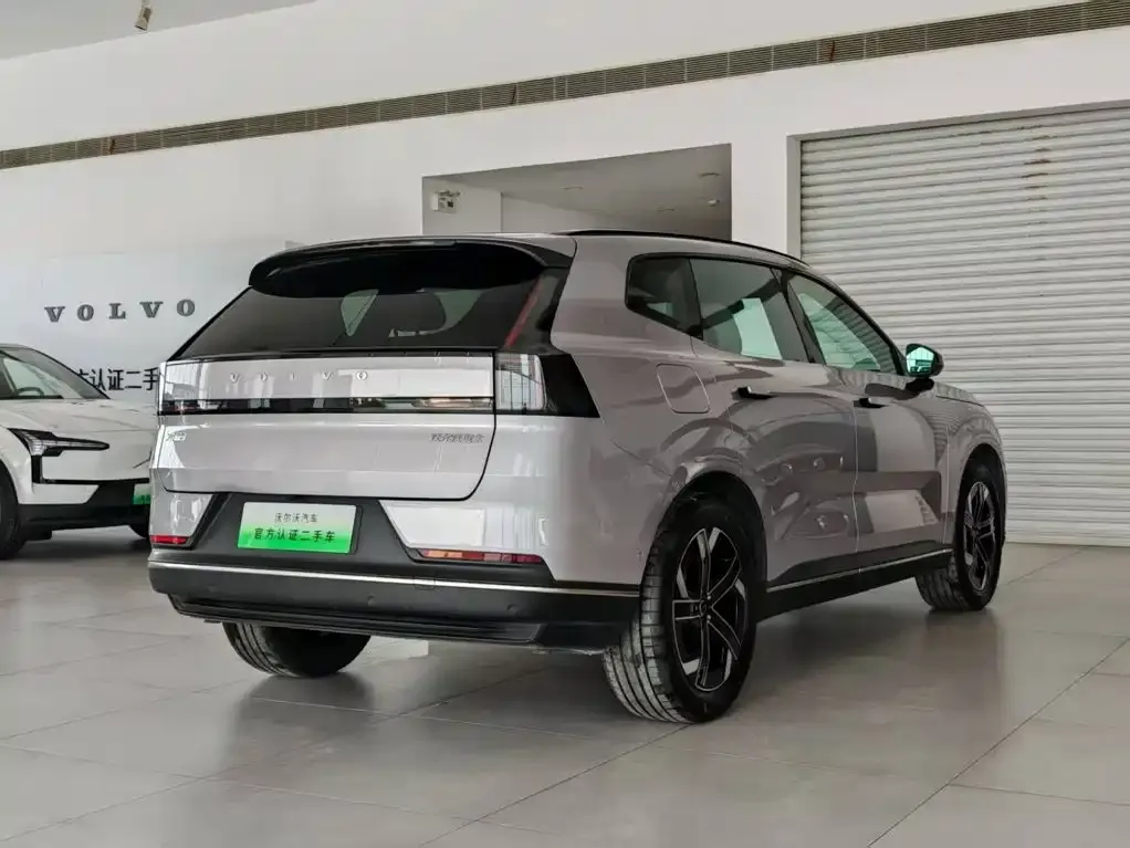 Volvo XC70 Plug-in Hybrid — фото 10