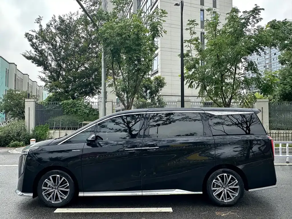 GAC Motor Trumpchi M8 — фото 9