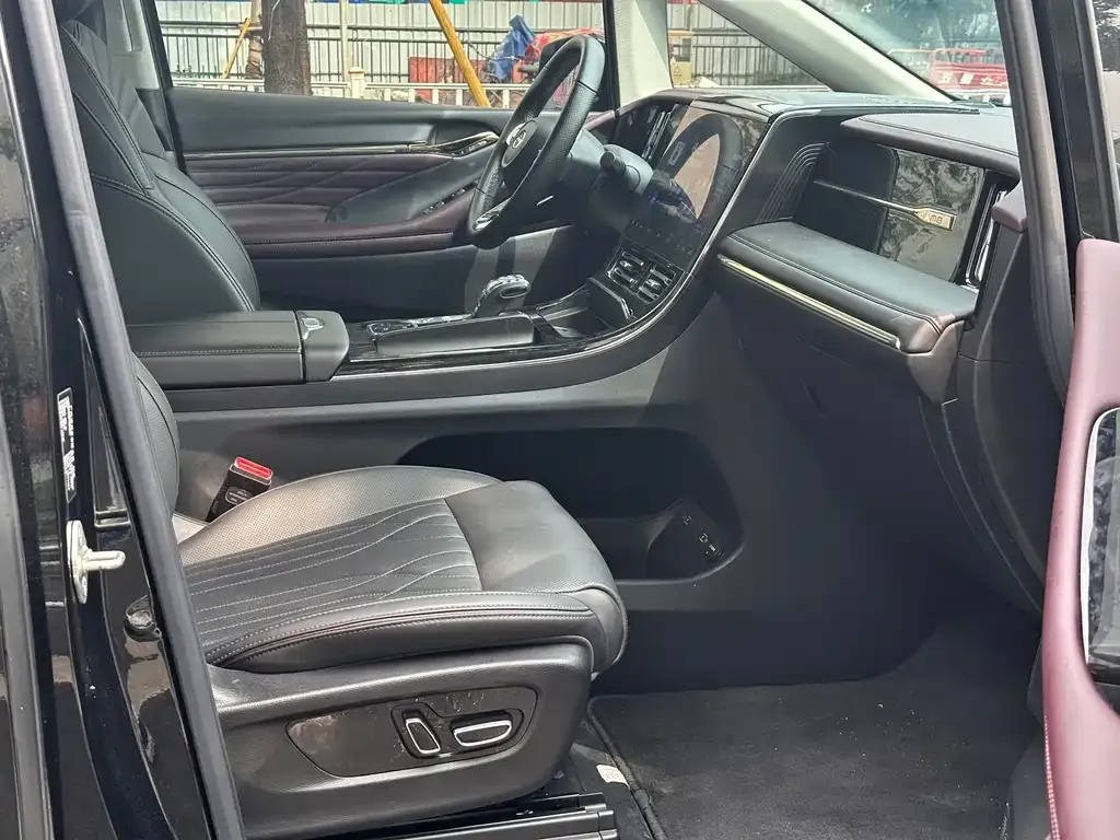 GAC Motor Trumpchi M8 — фото 2