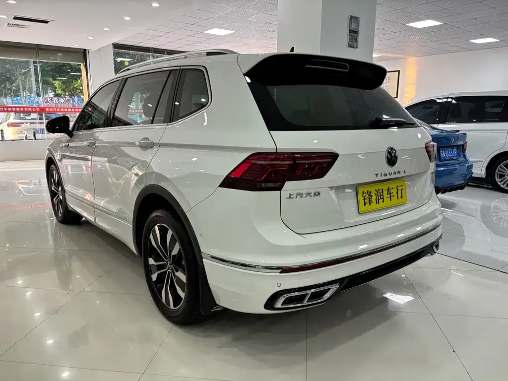 Volkswagen Tiguan L — фото 8