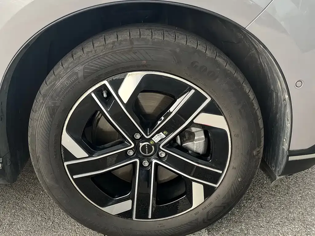 Volvo XC70 Plug-in Hybrid — фото 9