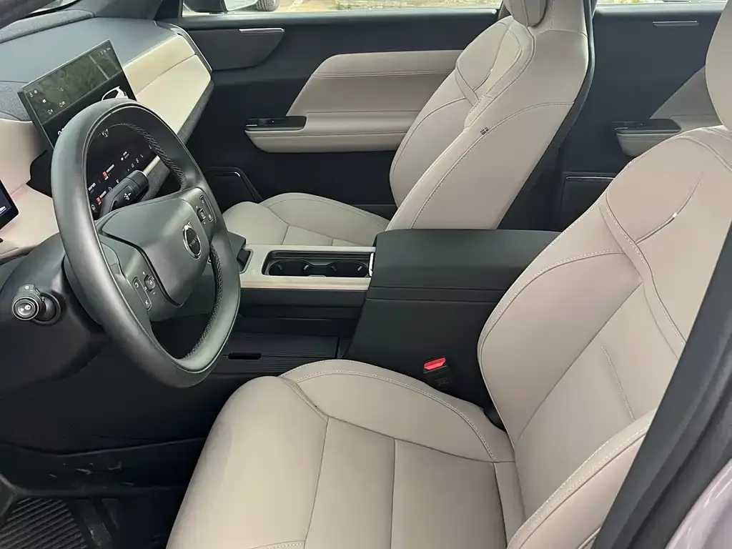 Volvo XC70 Plug-in Hybrid — фото 8