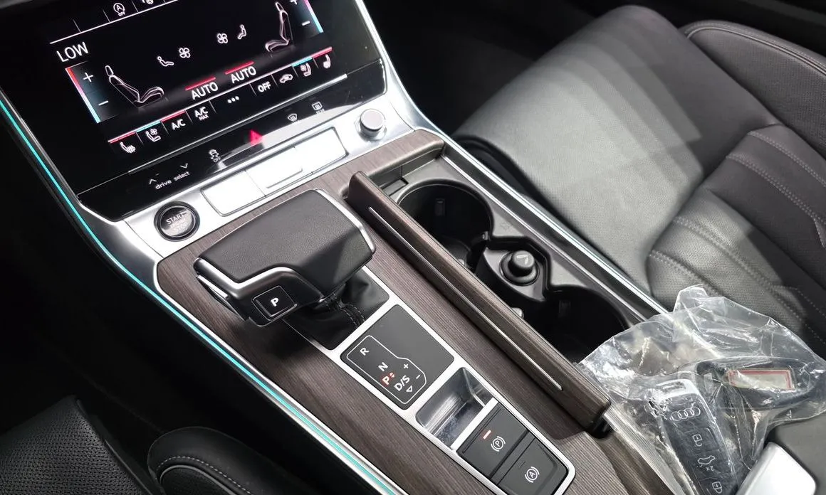 Audi A6 — фото 8