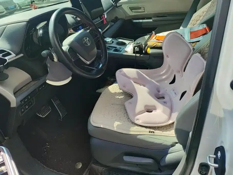 Toyota Granvia — фото 4