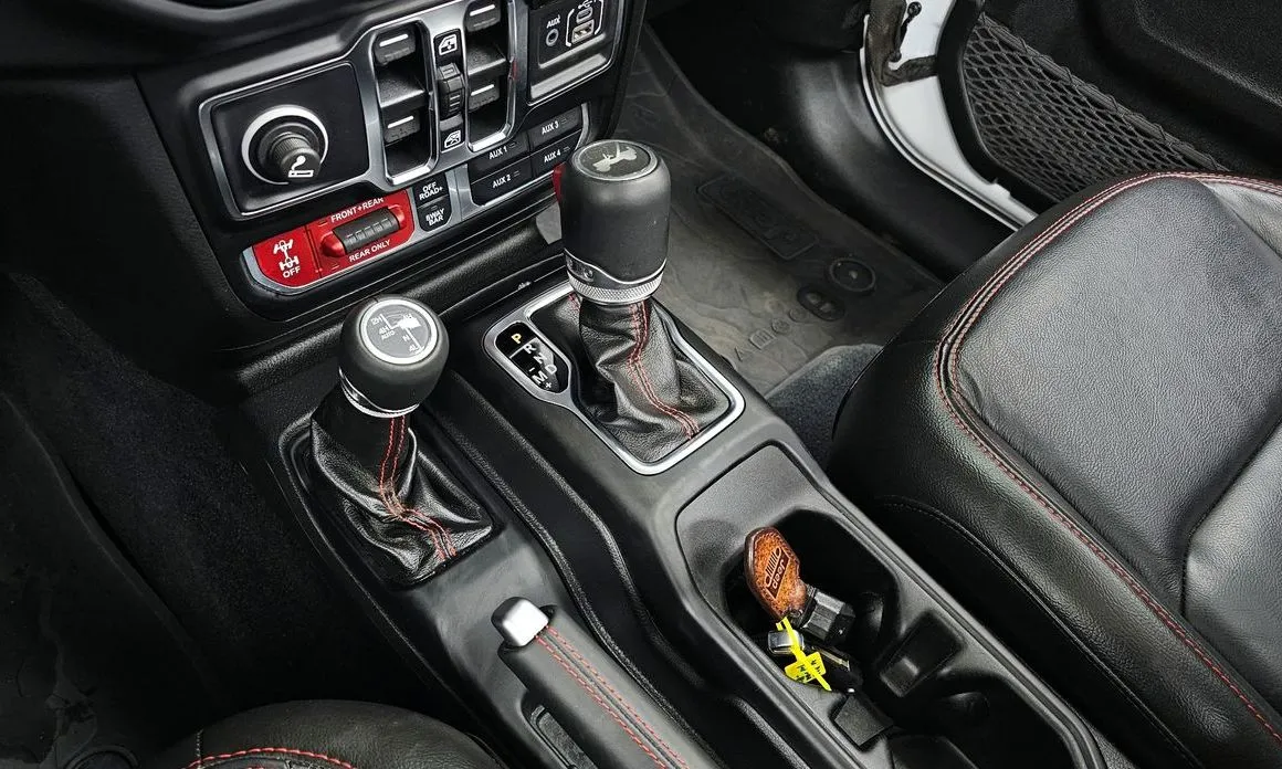 Jeep Wrangler — фото 2