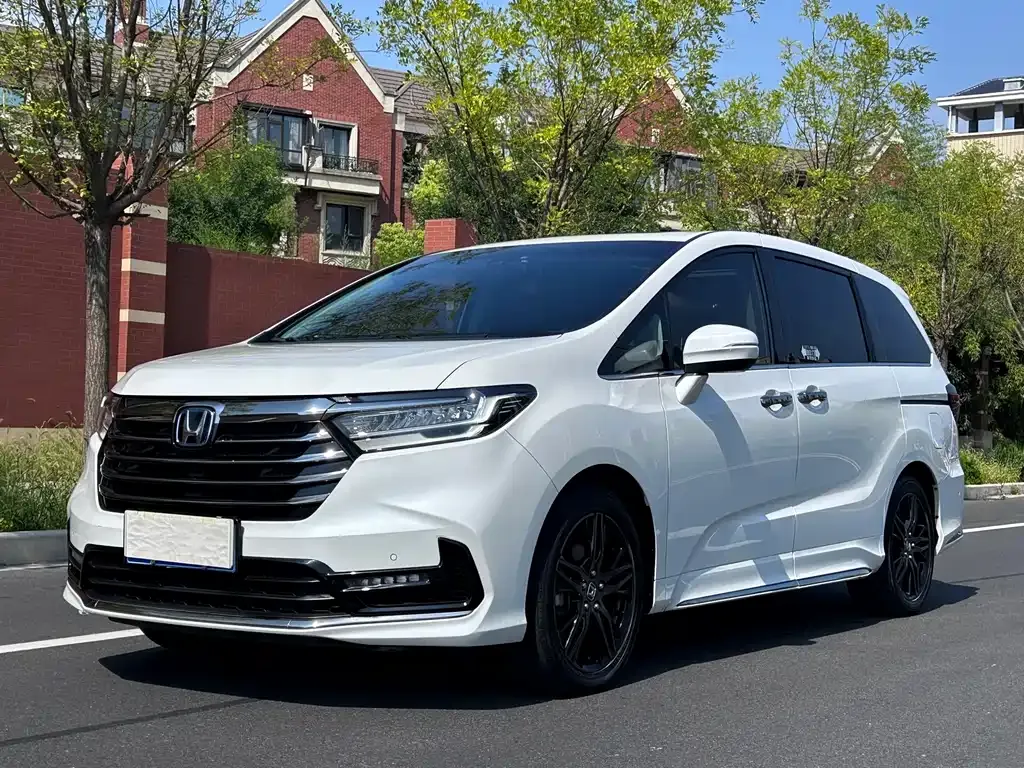 Honda Odyssey — фото 1