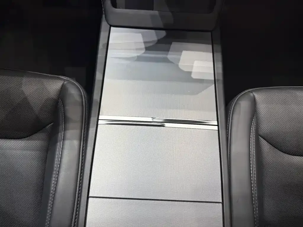 Tesla Model 3 — фото 5