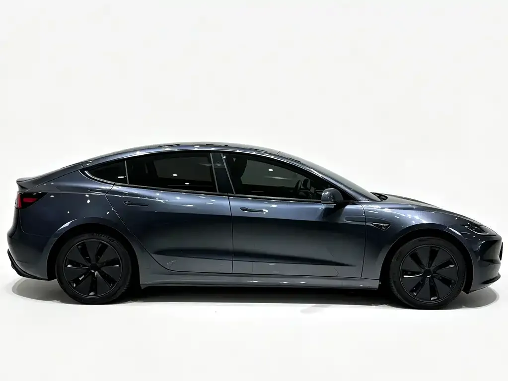 Tesla Model 3 — фото 2