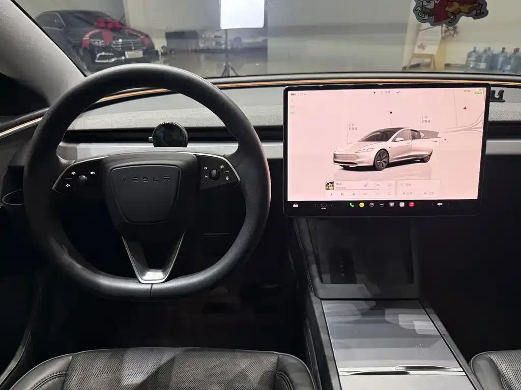 Tesla Model 3 — фото 7