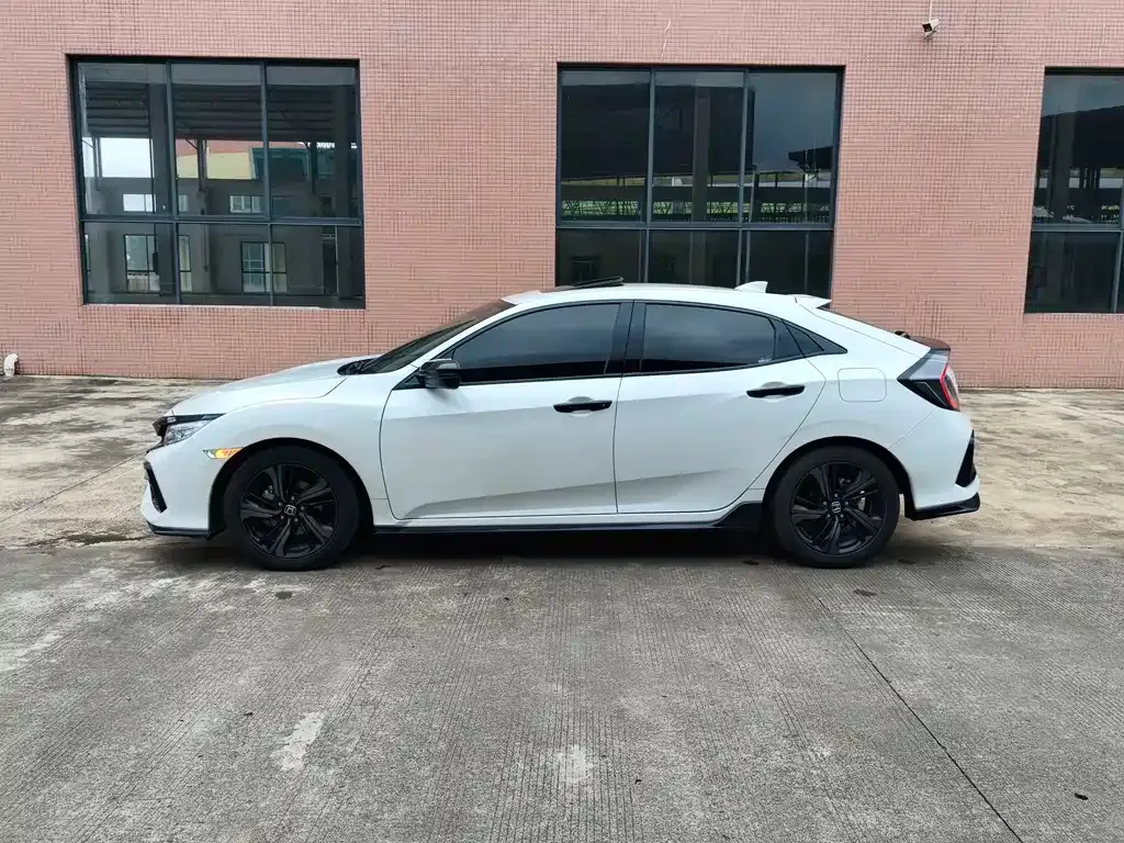 Honda Civic — фото 10