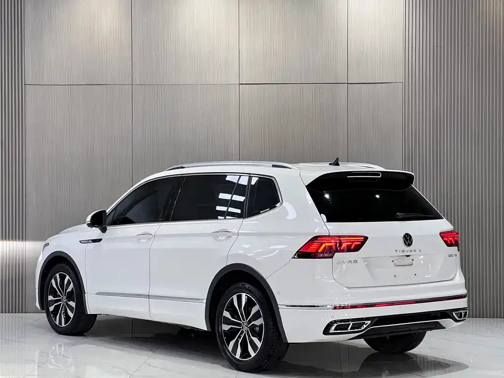 Volkswagen Tiguan L — фото 6