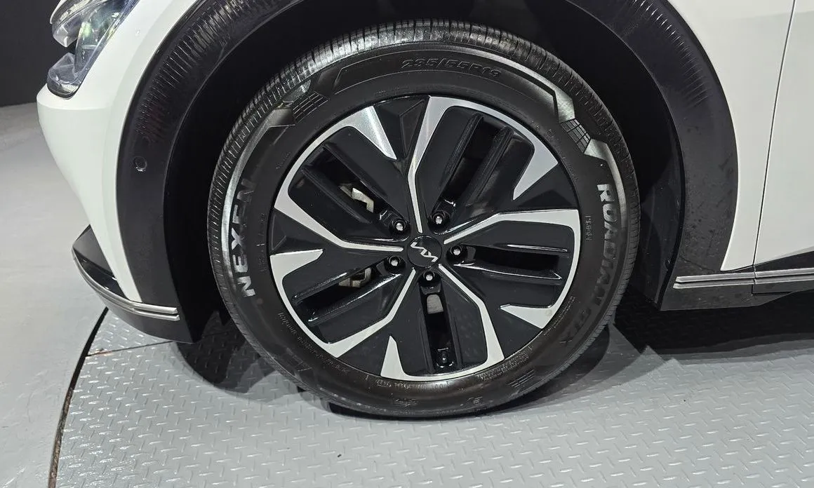 Kia EV6 — фото 6