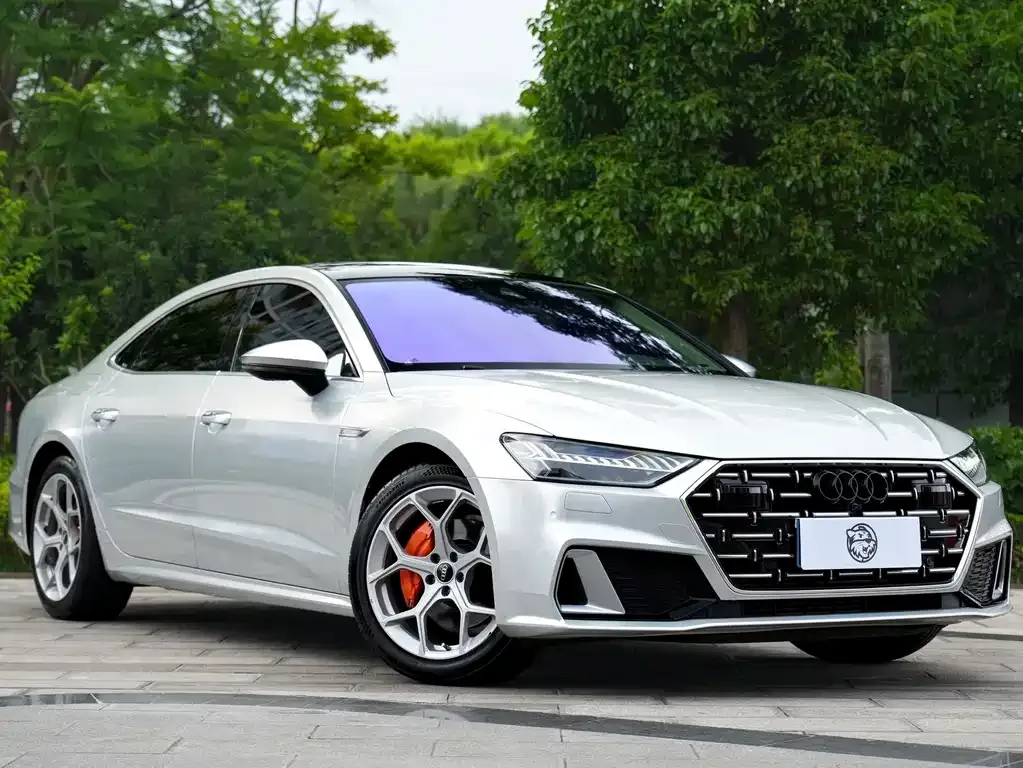 Audi A7L — фото 1