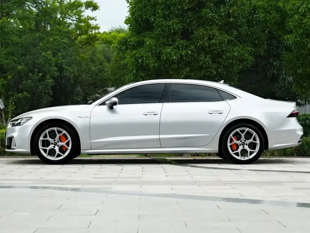 Audi A7L — фото 6