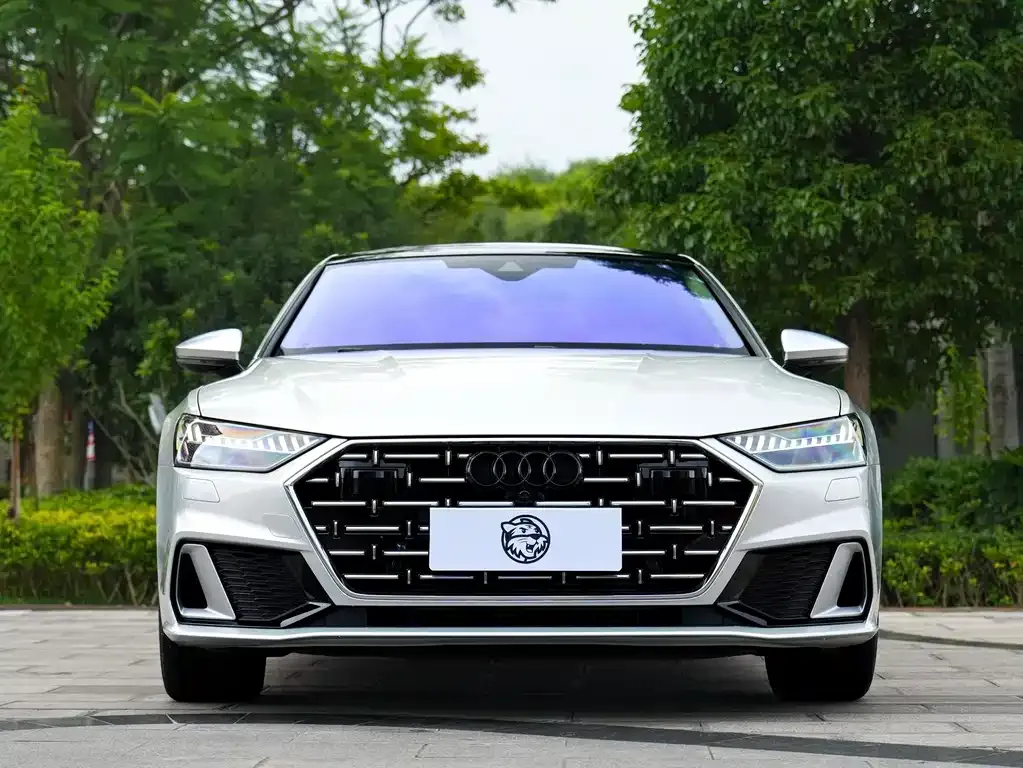 Audi A7L — фото 8