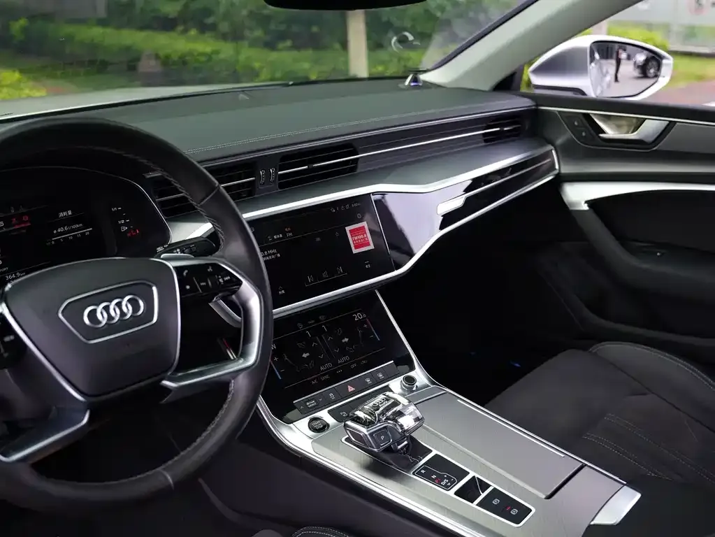 Audi A7L — фото 7