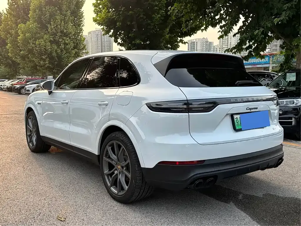 Porsche Cayenne Hybrid — фото 9