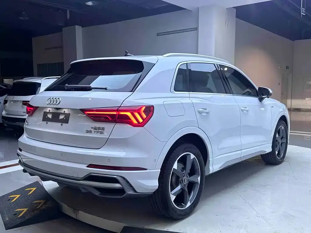 Audi Q3 — фото 7