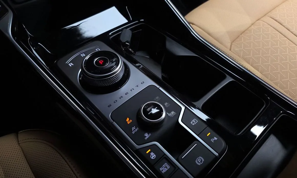 Kia Sorento — фото 7