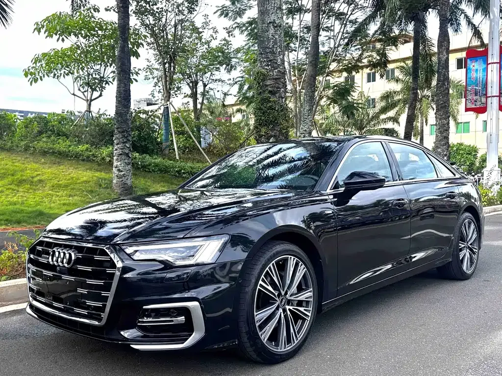 Audi A6L — фото 1