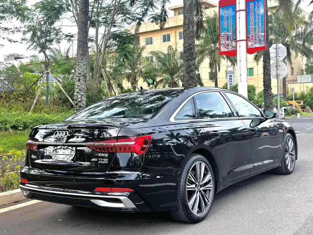 Audi A6L — фото 8