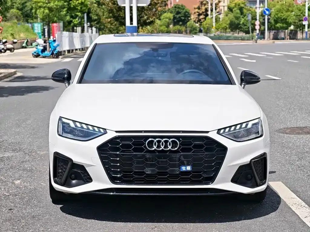 Audi A4L — фото 5