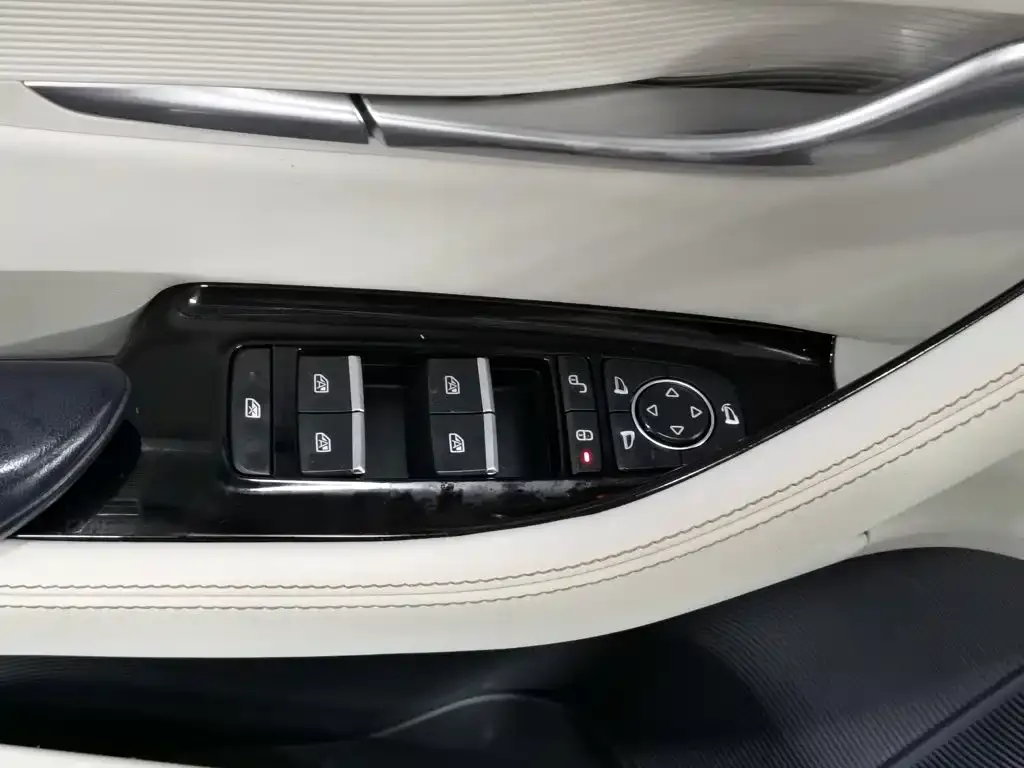 BYD PLUS New Energy — фото 3