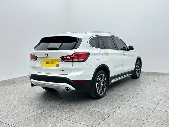 BMW X1 — фото 5