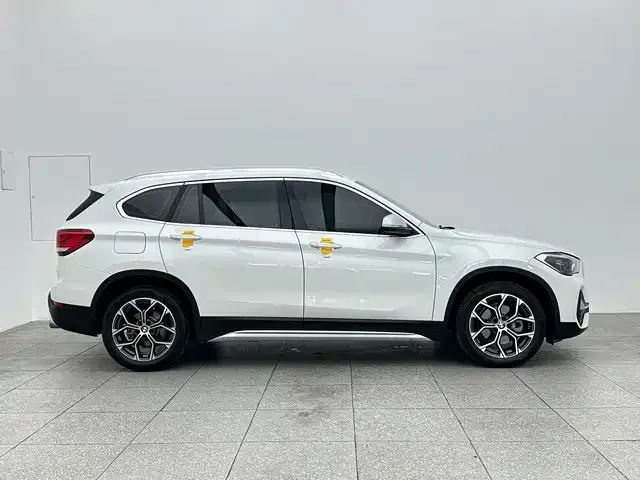 BMW X1 — фото 9