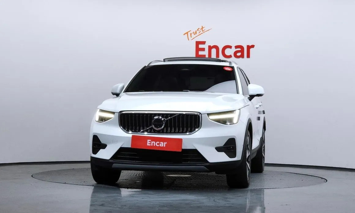 Volvo XC40 — фото 2