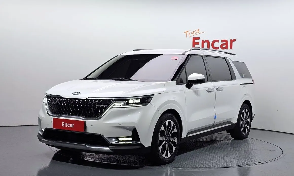 Kia Carnival — фото 1