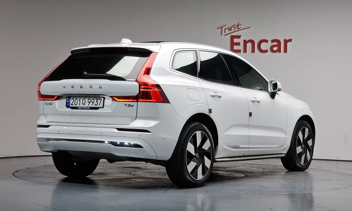 Volvo XC60 — фото 6